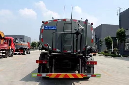 國(guó)六12方東風(fēng)天錦灑水車圖片 國(guó)六12方東風(fēng)天錦灑水車圖片