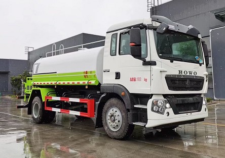 國(guó)六14方重汽豪沃灑水車圖片 國(guó)六14方重汽豪沃灑水車圖片