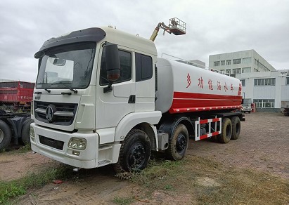北奔前四后八灑水車圖片 北奔前四后八灑水車圖片