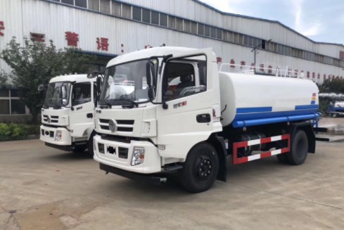 東風(fēng)御虎灑水車圖片 東風(fēng)御虎灑水車圖片